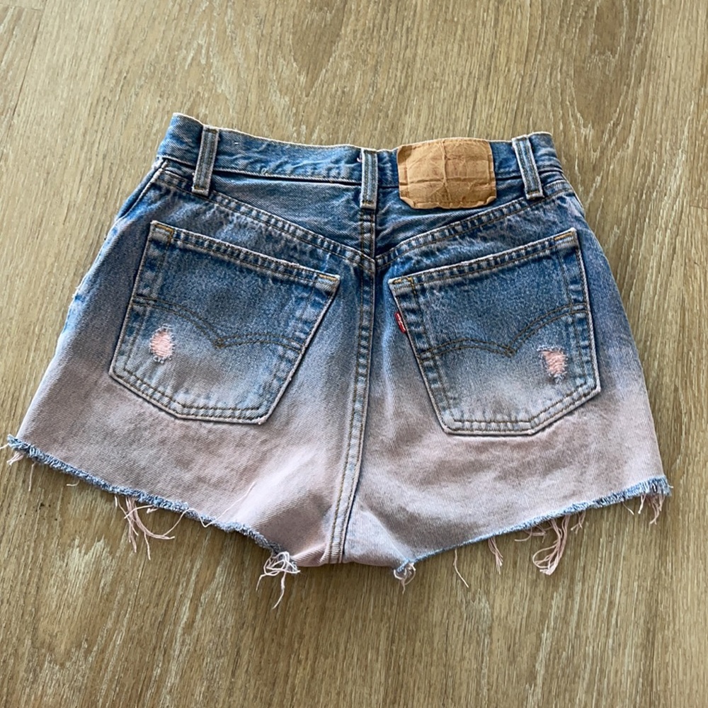 Vintage Levi’s high rise ombré shorts sz 24